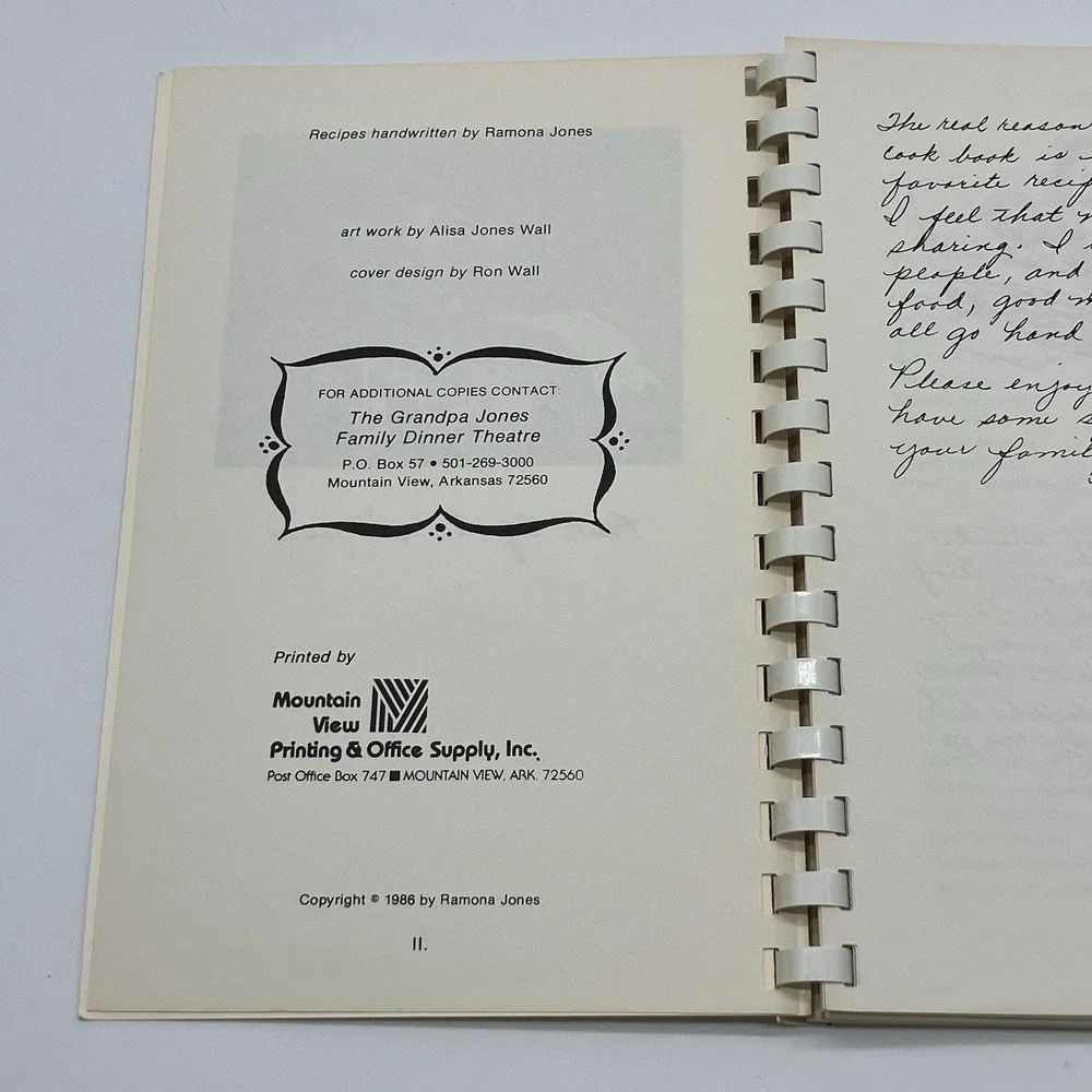 Ramona Jones Recipes from the Grandpa Jones Family Dinner Theatre‎ Cookbook AR